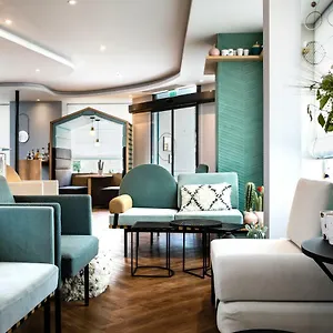 Eiffel Saint Charles Otel Paris