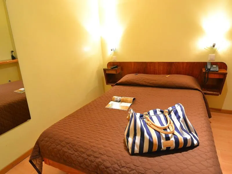 Hotel Moderne location