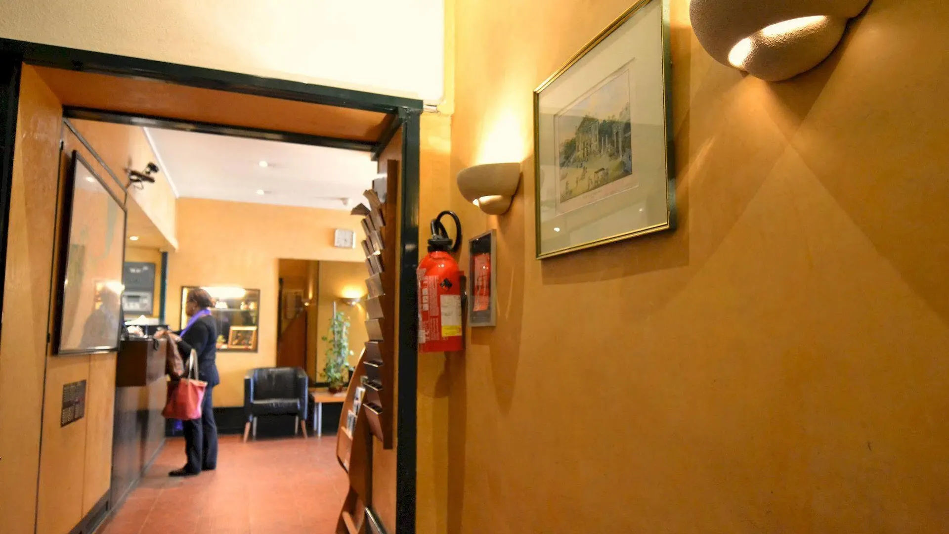 Hotel Moderne Geneva 3*,